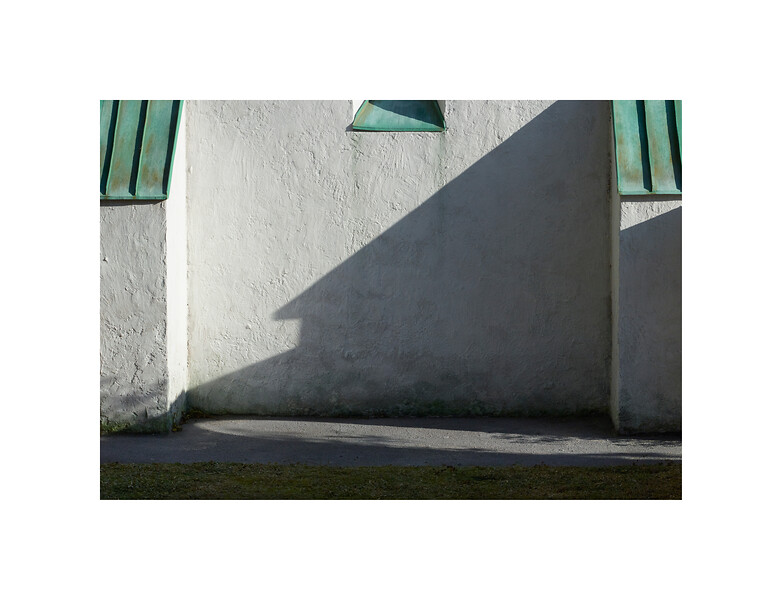 "Schatten 6" (Kirchenwand), 2016 &ndash; Ed. 5, 60 x 87,3 cm x 90 x 117,3 cm; Archival Pigment Druck