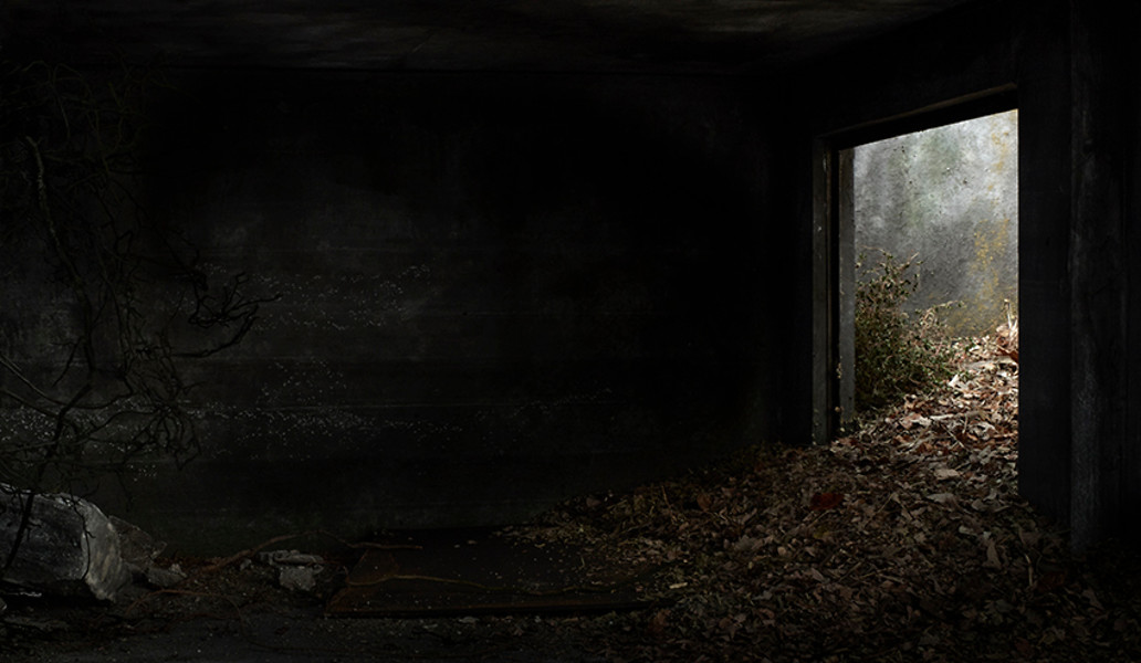 "Schacht 7", 2016 &ndash; Ed. 6; 35 cm x 60 cm x 10 cm; Dia in LED-Leuchtkasten