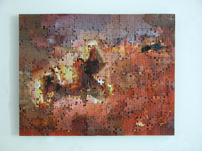 Puzzlecollage #66 „Carina-a“, 5/2009 &ndash; 33 x 42 cm; Puzzle auf Aluminium; Foto: Studio Gerhard Mayer
