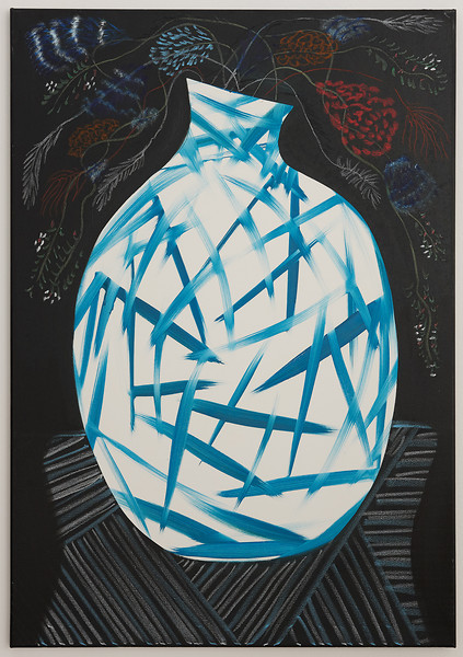 „Designervase mit handverlesenen Blumen“, 2020 &ndash; 100 x 70 cm; Öl, Acryl, Kreide auf Leinwand; Foto: Annette Kradisch