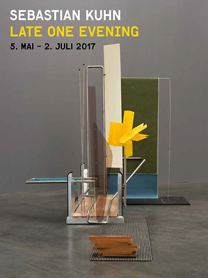 Sebastian Kuhn "Late One Evening", 2014 &ndash; H 245 x B 250 x L 600 cm;
Transportgestell verzinkt, Kantenschutz, Dielenboden, Edelstahlrohre, Acrylglas, Schallschaumstoff, Industriebodenmatte, Sylomer, Teppichbodenbelag, Schrauben