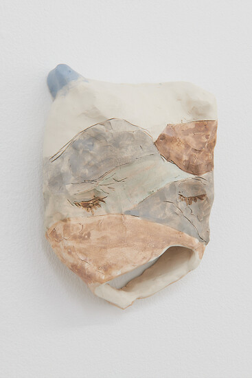 Markus Putze, Mund der Wahrheit, 2023 &ndash; 23x17x8 cm; Keramik; Foto: Annette Kradisch