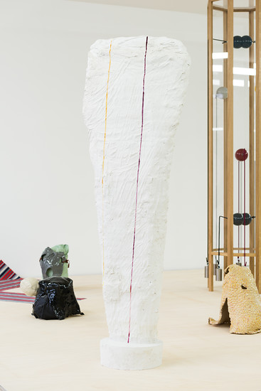 Michael Schultze, "untitled" (Torso), 2008 &ndash; 153 x 47 x 27 cm; watercolor on plaster, unique; Foto: Annette Kradisch