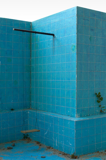 Malika  Eilers, o. T. (Schaukel), 2013 &ndash; ed. 4 + 1; 45,5 x 30,5 cm; Fotografie auf Aludibond