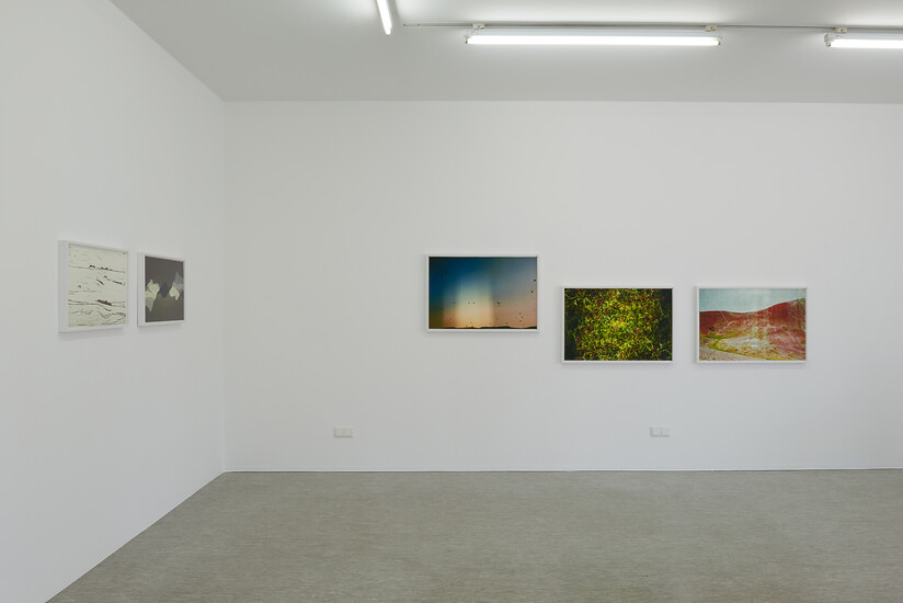 Ausstellungsansicht „Burning Heart” &ndash; Foto: Annette Kradisch