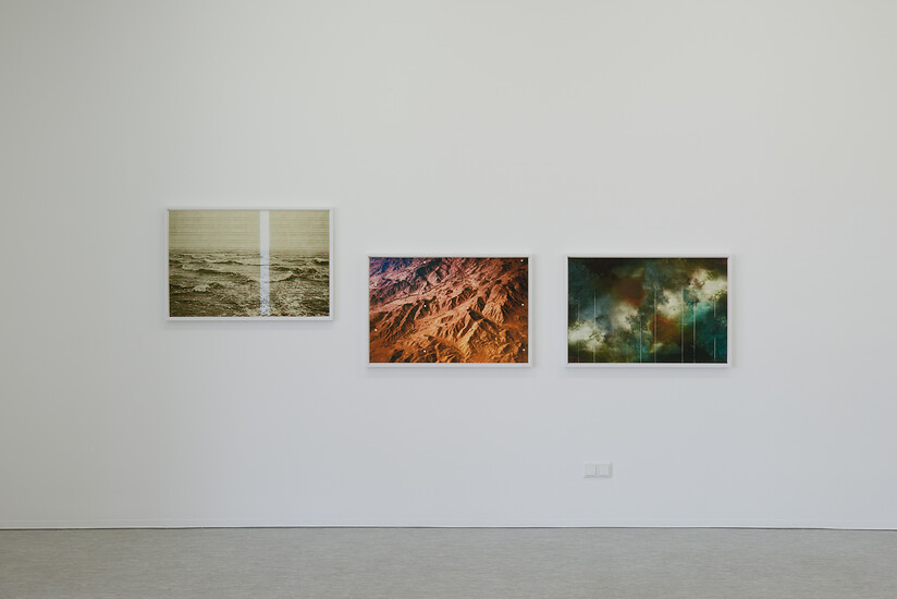 Ausstellungsansicht „Burning Heart” &ndash; Foto: Annette Kradisch