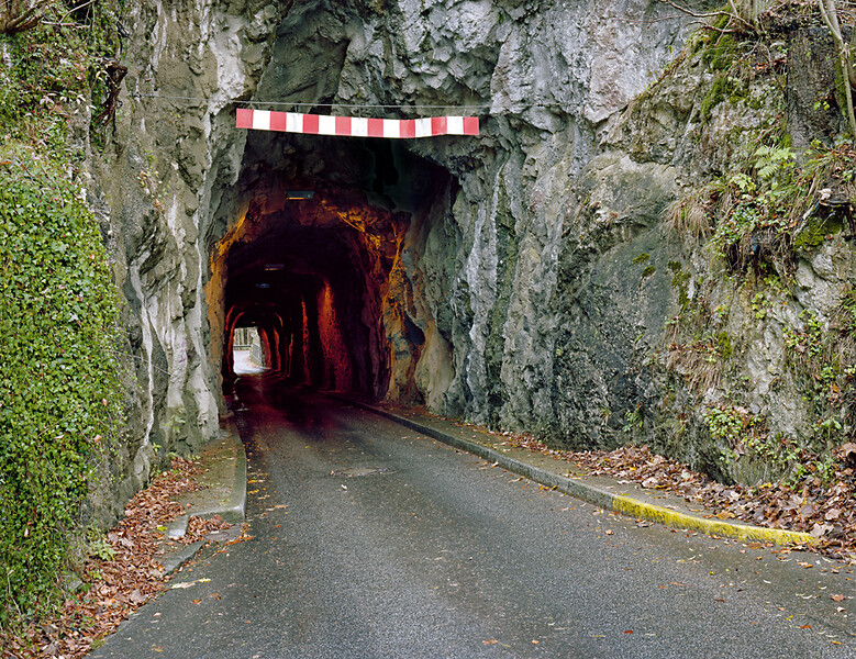 Tunnel, Sudelfeld (Deutschland) aus der Serie „Strata“, 2013 &ndash; ed. 5+1; 125 x 168 cm; Light Jet Print auf Aludibond kaschiert, gerahmt